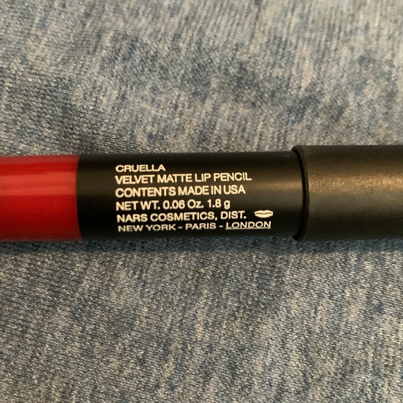 NARS red matte lip pencil - Picture 3 of 3